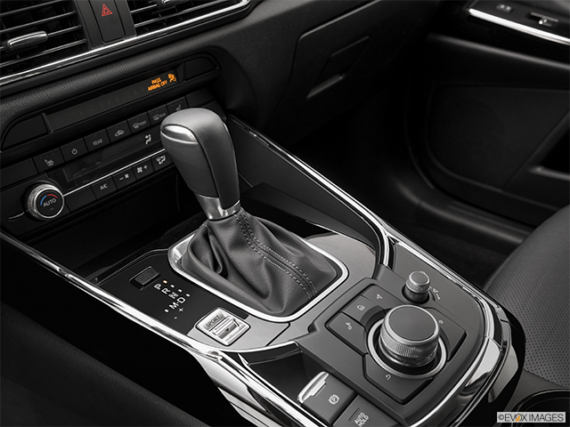 2023 Mazda CX-9 | Gear shifter/center console