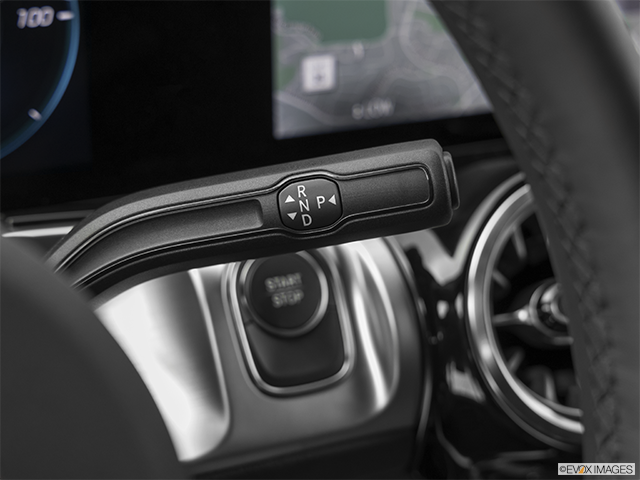 2023 Mercedes-Benz EQB | Gear shifter/center console