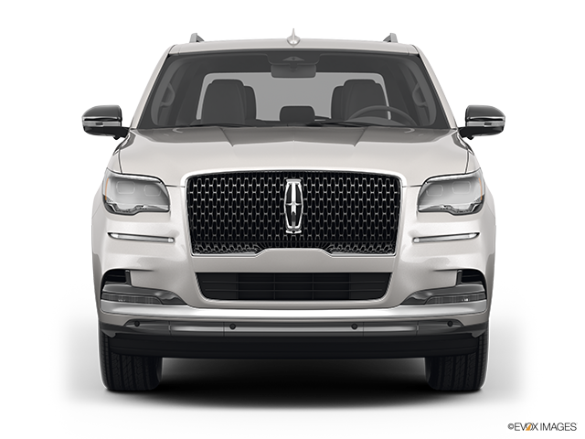 2023 Lincoln Navigator | Low/wide front