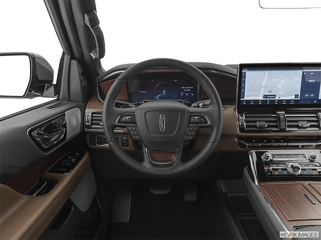 2024 Lincoln Navigator | Steering wheel/Center Console