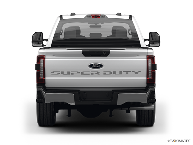 2023 Ford F-250 Super Duty | Low/wide rear
