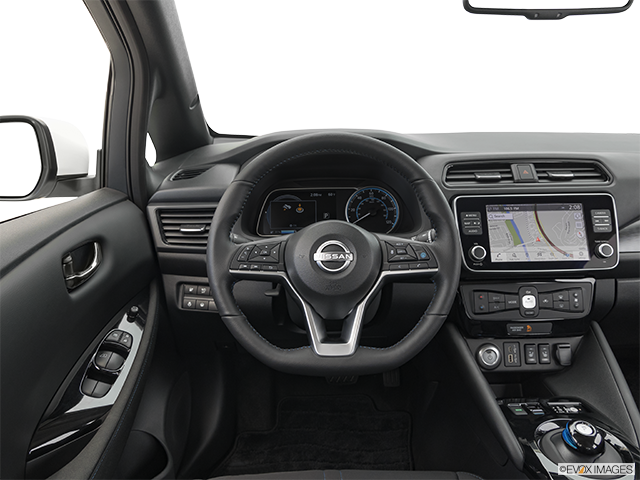 2023 Nissan LEAF | Steering wheel/Center Console