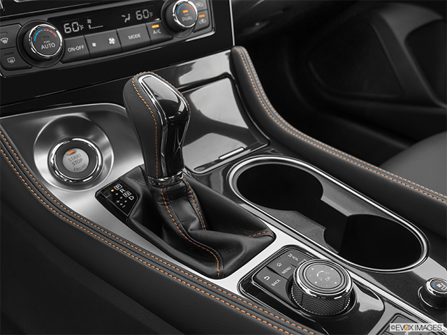 2023 Nissan Maxima | Gear shifter/center console