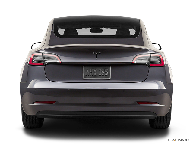 2023 Tesla Model 3 | Low/wide rear