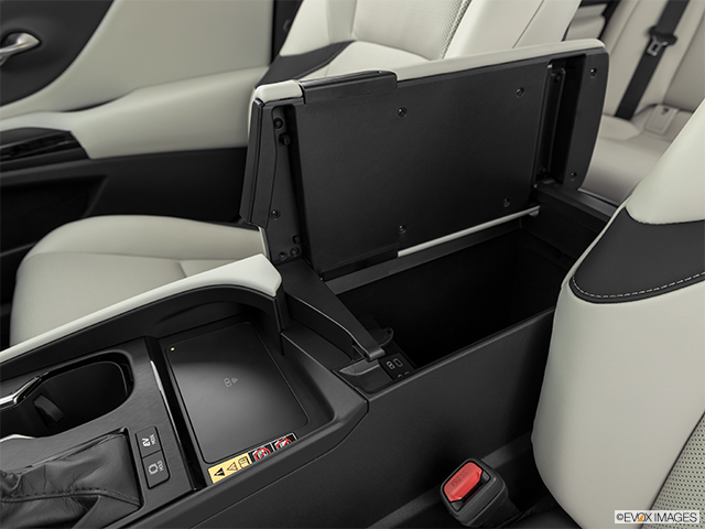 2024 Lexus ES 300h | Front center divider