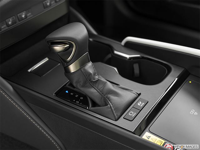 2024 Lexus ES 300h | Gear shifter/center console