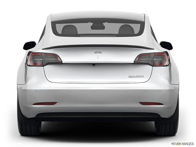 2023 Tesla Model 3 | Low/wide rear