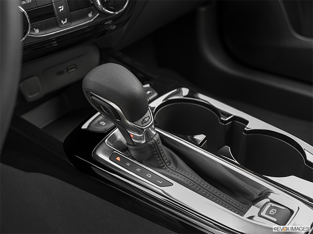 2024 Chevrolet Trax | Gear shifter/center console