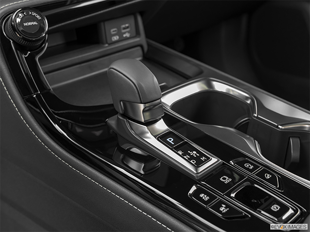 2024 Lexus NX 350 | Gear shifter/center console