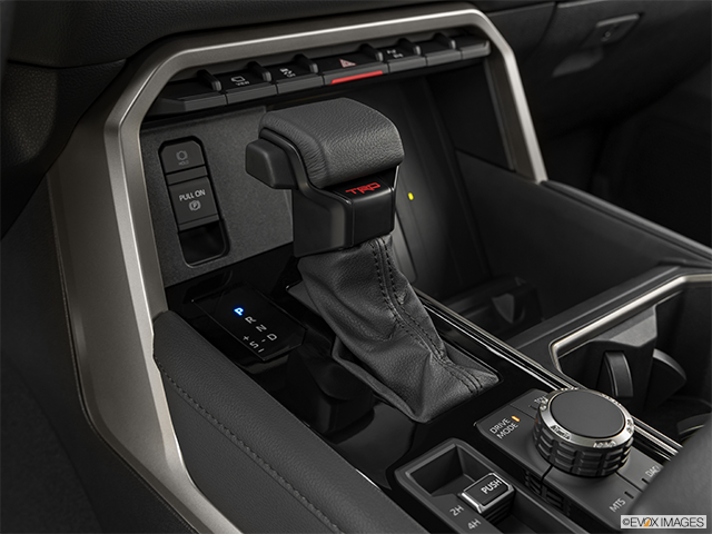 2023 Toyota Tundra | Gear shifter/center console