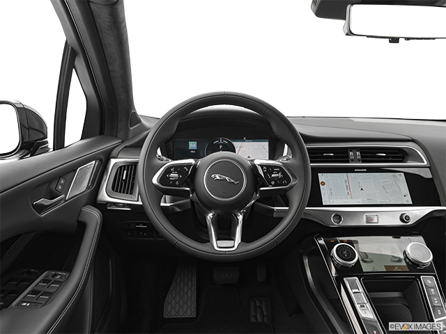 2024 Jaguar I-PACE | Steering wheel/Center Console