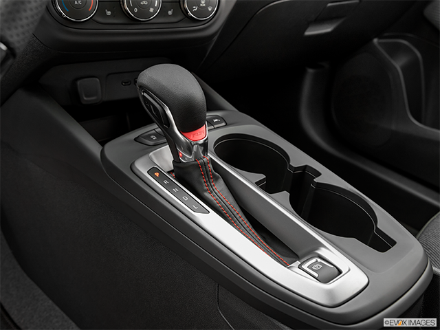 2025 Chevrolet Trax | Gear shifter/center console
