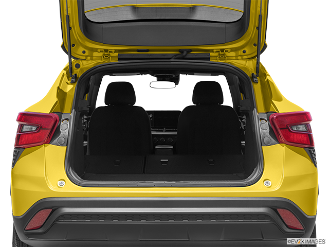 2025 Chevrolet Trax | Hatchback & SUV rear angle