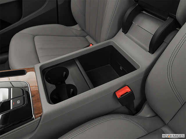 2023 Audi Q5 | Front center divider