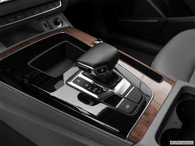 2023 Audi Q5 | Gear shifter/center console