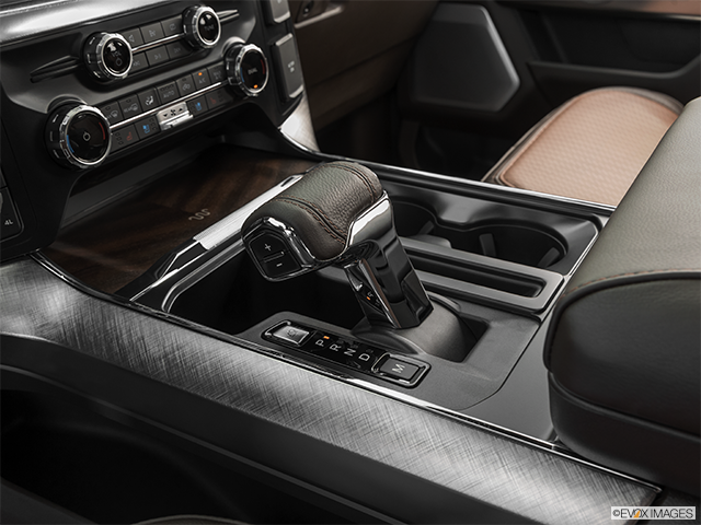 2023 Ford F-150 | Gear shifter/center console
