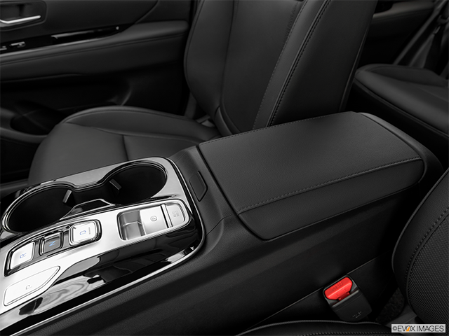 2023 Hyundai Tucson | Front center console with closed lid, from driver’s side looking down