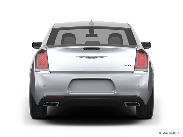 2023 Chrysler 300 | Low/wide rear