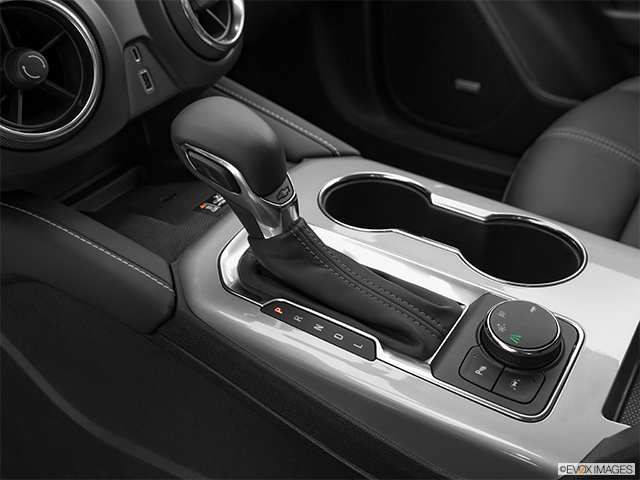 2024 Chevrolet Blazer | Gear shifter/center console