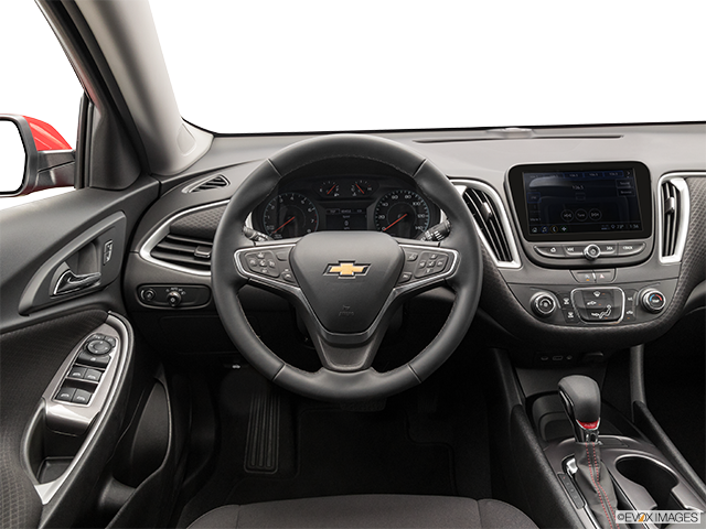 2024 Chevrolet Malibu | Steering wheel/Center Console