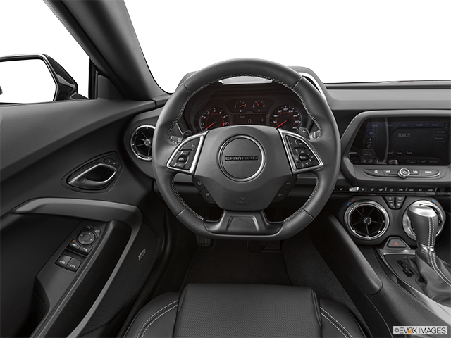 2024 Chevrolet Camaro | Steering wheel/Center Console