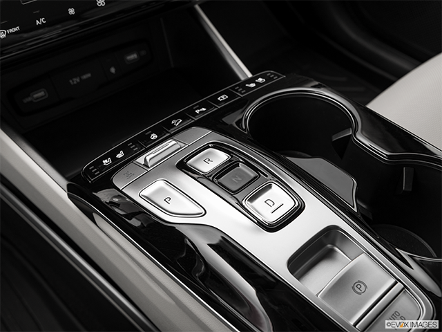 2024 Hyundai Tucson | Gear shifter/center console