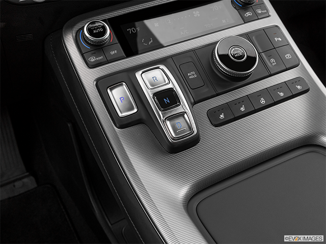 2024 Hyundai Palisade | Gear shifter/center console