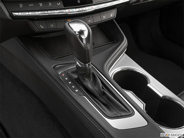 2024 Cadillac CT4 | Gear shifter/center console