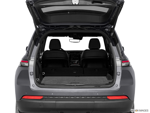 2024 Jeep Grand Cherokee | Hatchback & SUV rear angle