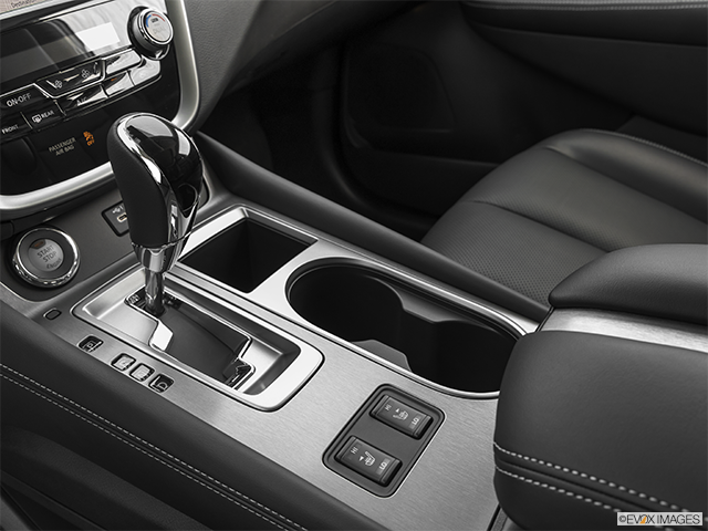 2024 Nissan Murano | Gear shifter/center console