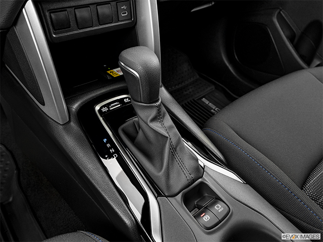 2023 Toyota Corolla Cross | Gear shifter/center console