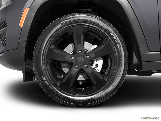 2023 Jeep Grand Cherokee | Front Drivers side wheel at profile