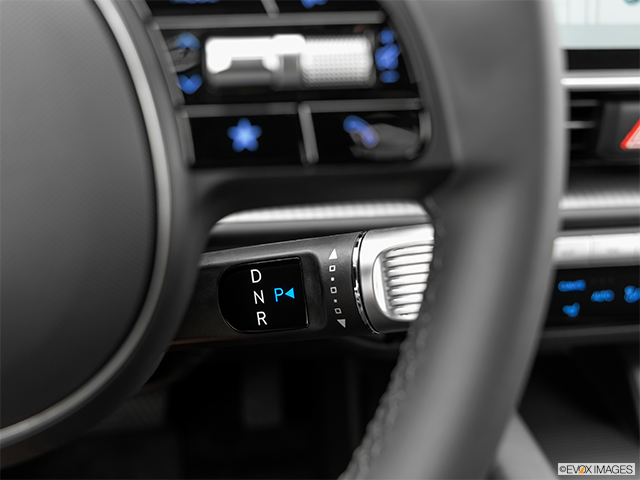 2024 Hyundai IONIQ 6 | Gear shifter/center console
