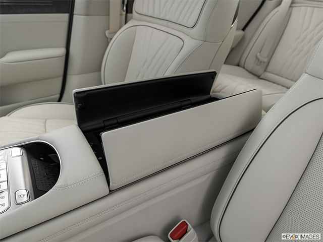 Genesis G90 2024: Essais routiers, prix, spécifications, photos et ...