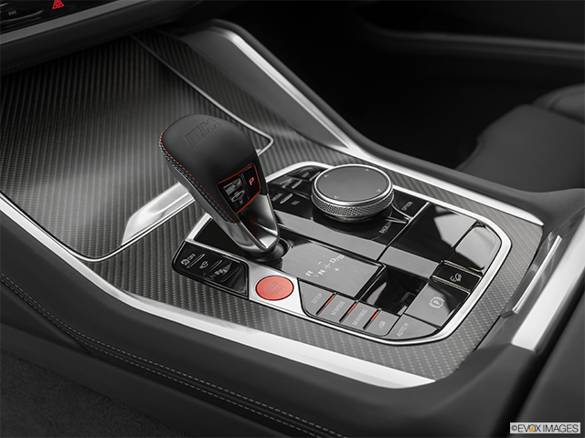 2024 BMW XM | Gear shifter/center console