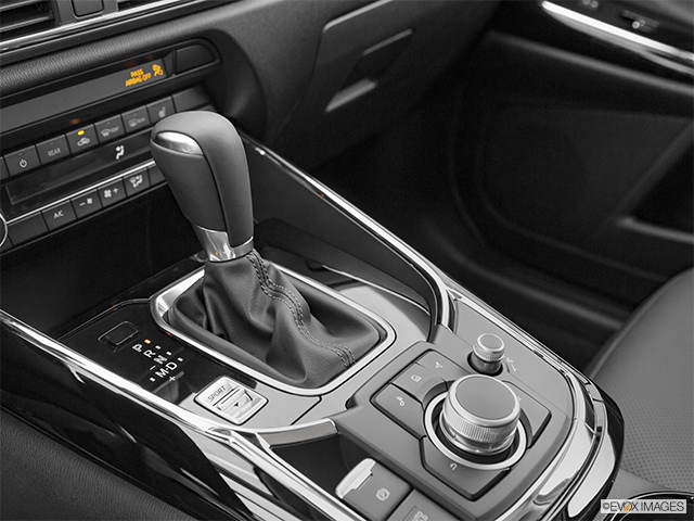2022 Mazda CX-9 | Gear shifter/center console