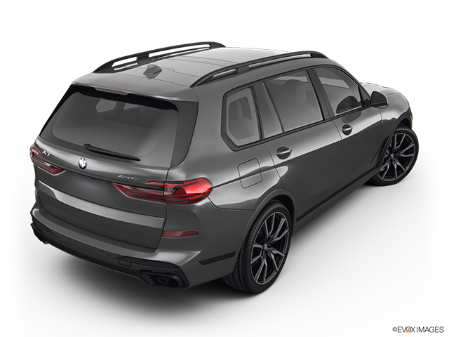 2022 BMW X7 | Rear 3/4 angle view