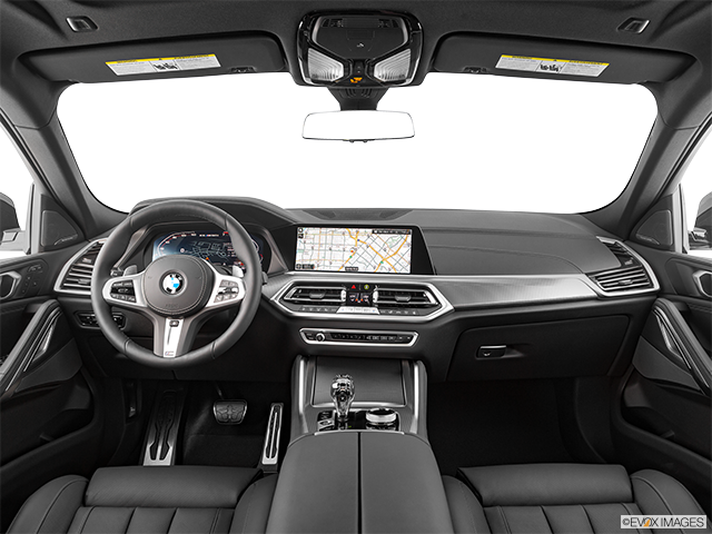2022 BMW X6 | Centered wide dash shot
