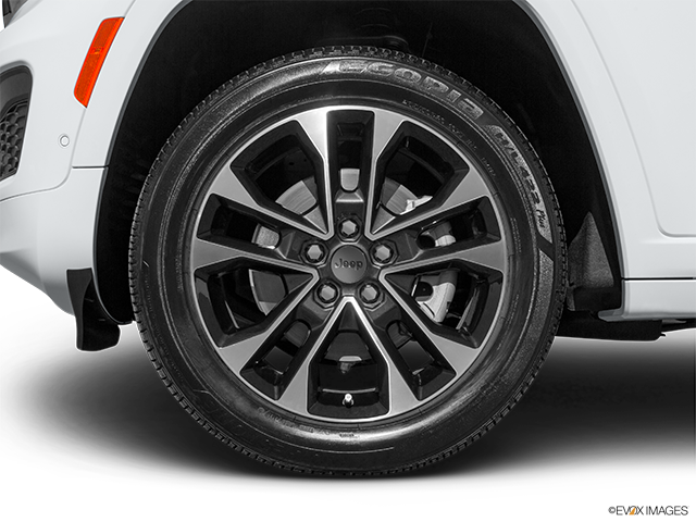 2022 Jeep Grand Cherokee L | Front Drivers side wheel at profile