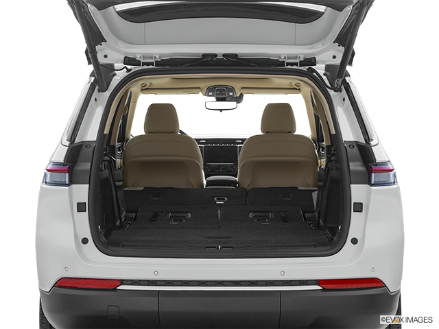 2022 Jeep Grand Cherokee L | Hatchback & SUV rear angle