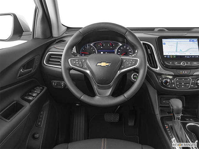2022 Chevrolet Equinox | Steering wheel/Center Console