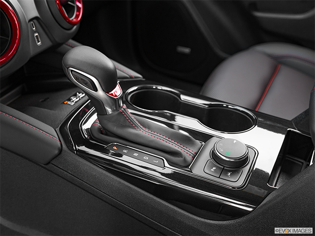 2023 Chevrolet Blazer | Gear shifter/center console
