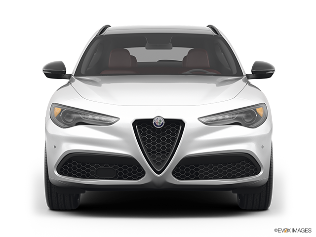2022 Alfa Romeo Stelvio | Low/wide front