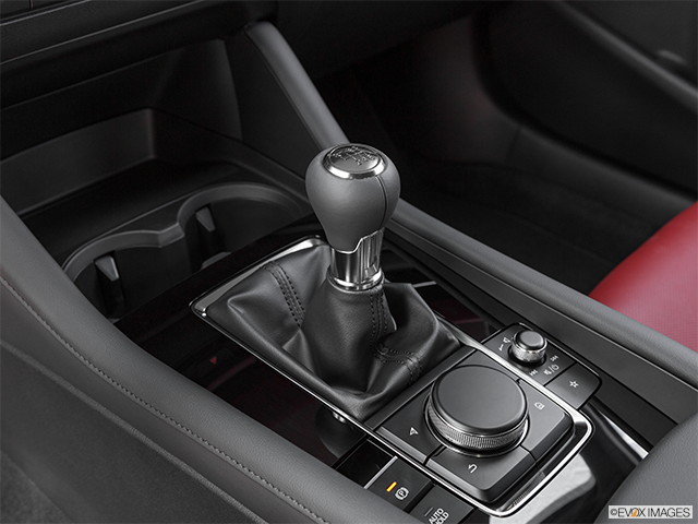 2022 Mazda Mazda3 Sport | Gear shifter/center console