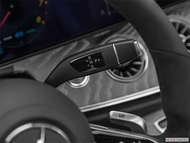 2022 Mercedes-Benz E-Class | Gear shifter/center console