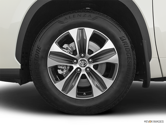 2023 Toyota Highlander Hybrid | Front Drivers side wheel at profile
