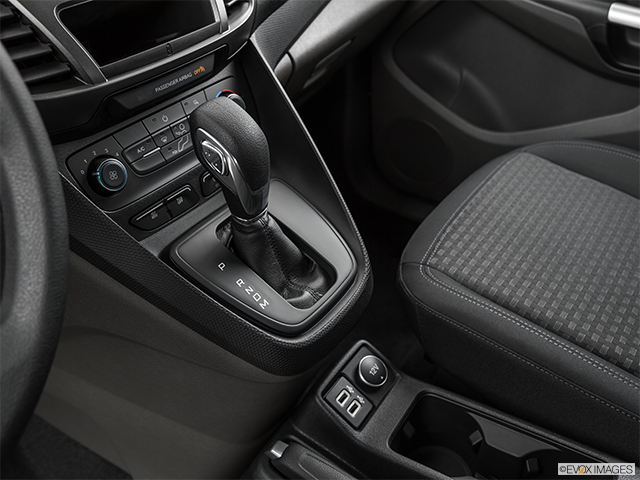 2022 Ford Transit Connect Van | Gear shifter/center console