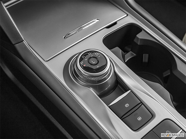 2025 Ford Explorer | Gear shifter/center console