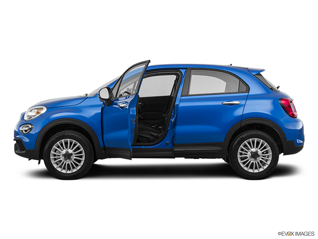 2022 Fiat 500X | Driver's side profile with drivers side door open