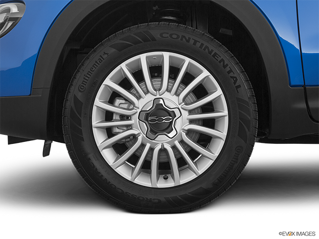 2022 Fiat 500X | Front Drivers side wheel at profile